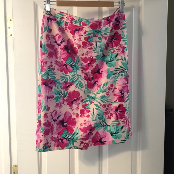 J. Crew Factory Dresses & Skirts - J. Crew Factory. Size 6. Pencil Skirt. NWT
